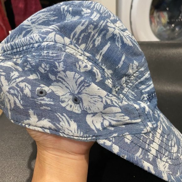 Levi’s Tropical Print Hat Blue/White - Picture 3 of 7